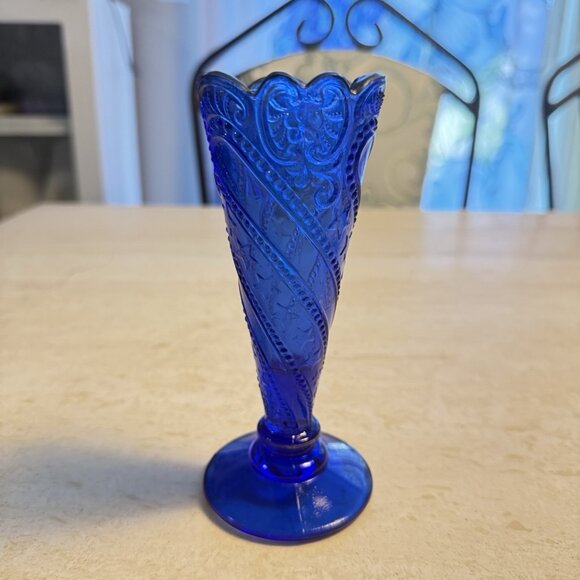 Vintage LE Smith Beaded Scroll & Stars Blue Glass Bud Vase 6" - Picture 1 of 7
